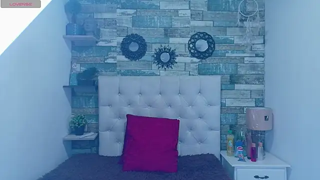 Skylernaomi online show from May 21, 2026, 2:14 pm