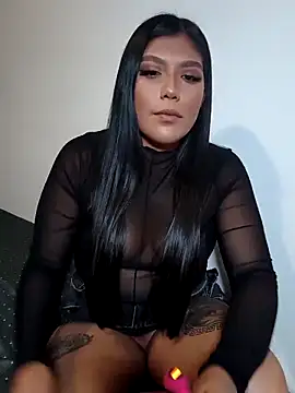 aleenavarro online show from April 19, 2026, 6:58 am