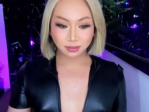 Snapshot of _YourBeautifulShemale_ chatting on April 3, 2026, 3:29 pm YourBeautifulShemale online show from April 3, 2026, 3:29 pm