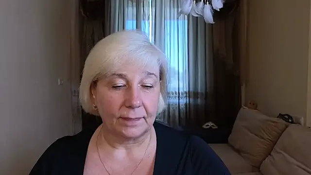 Snapshot of Milane_Milky chatting on May 18, 2026, 5:13 am Milane Milky online show from May 18, 2026, 5:13 am