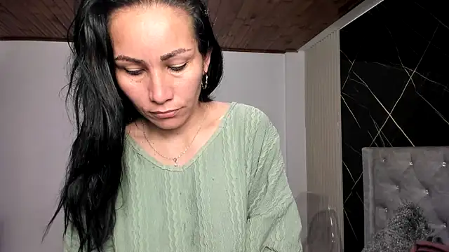 valeriiaa b online show from April 28, 2026, 1:26 pm