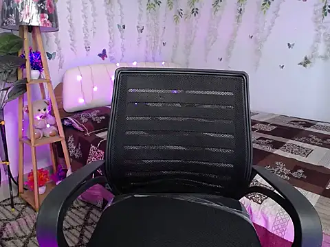 Snapshot of Naughty_Stripgirl0 chatting on April 20, 2026, 7:44 am Naughty Stripgirl0 online show from April 20, 2026, 7:44 am