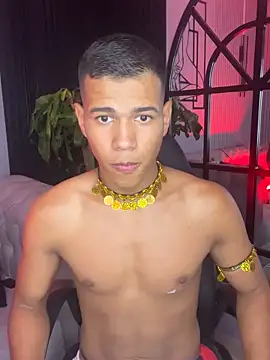 noahdark  online show from May 10, 2026, 12:47 am