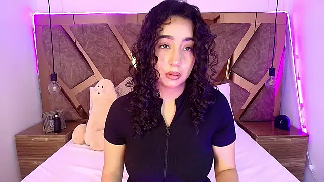 Snapshot of bella_swwan_ chatting on June 21, 2026, 6:36 pm bella swwan online show from June 21, 2026, 6:36 pm