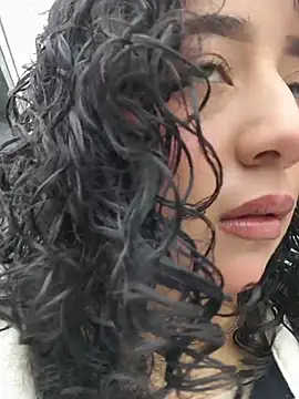 bella swwan  online show from May 2, 2026, 1:38 pm