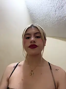 Snapshot of Lia_fire chatting on May 14, 2026, 1:19 pm Lia fire online show from May 14, 2026, 1:19 pm