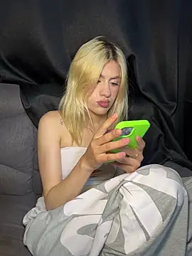 Snapshot of Lia_fire chatting on May 28, 2026, 2:41 am Lia fire online show from May 28, 2026, 2:41 am