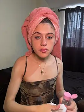 Snapshot of Lia_fire chatting on May 24, 2026, 6:41 pm Lia fire online show from May 24, 2026, 6:41 pm