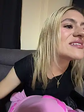 Snapshot of Lia_fire chatting on May 26, 2026, 5:05 am Lia fire online show from May 26, 2026, 5:05 am