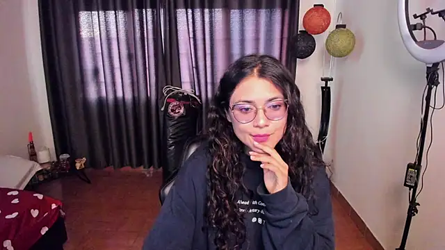 Snapshot of FreyaRouge chatting on June 30, 2026, 10:59 am FreyaRouge online show from June 30, 2026, 10:59 am