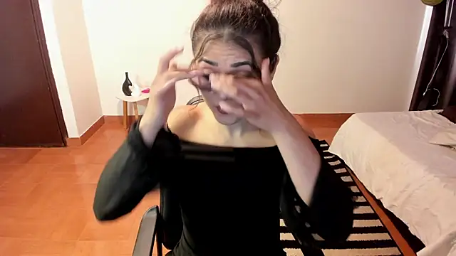 Snapshot of FreyaRouge chatting on April 29, 2026, 6:14 pm FreyaRouge online show from April 29, 2026, 6:14 pm