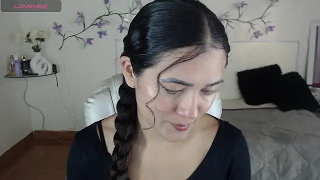 Snapshot of FreyaRouge chatting on April 4, 2026, 2:23 pm FreyaRouge online show from April 4, 2026, 2:23 pm