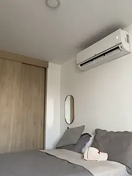 tammarasilk online show from April 14, 2026, 9:53 pm