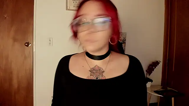 Snapshot of Violett_Sykes chatting on April 9, 2026, 3:52 am Violett Sykes online show from April 9, 2026, 3:52 am