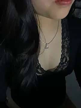 Snapshot of Rosecute11 chatting on April 13, 2026, 3:05 pm Rosecute11 online show from April 13, 2026, 3:05 pm