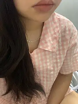 Snapshot of Rosecute11 chatting on May 4, 2026, 7:33 am Rosecute11 online show from May 4, 2026, 7:33 am
