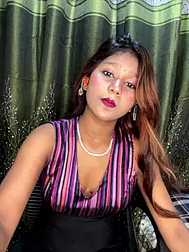 Snapshot of Cutiepie- chatting on April 20, 2026, 4:19 pm Cutiepie- online show from April 20, 2026, 4:19 pm