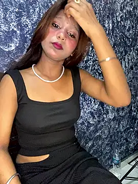 Snapshot of Cutiepie- chatting on April 21, 2026, 6:14 pm Cutiepie- online show from April 21, 2026, 6:14 pm