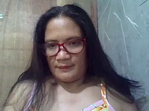 Snapshot of PinayZaira chatting on May 13, 2026, 11:34 pm PinayZaira online show from May 13, 2026, 11:34 pm