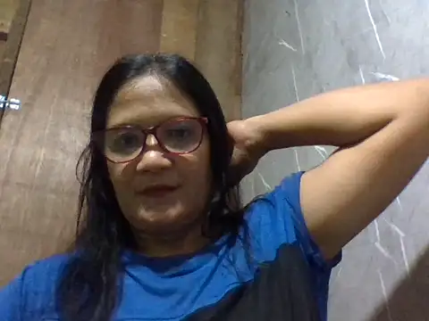 Snapshot of PinayZaira chatting on May 12, 2026, 8:10 am PinayZaira online show from May 12, 2026, 8:10 am