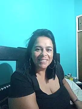lucianamorocha online show from April 14, 2026, 11:04 am