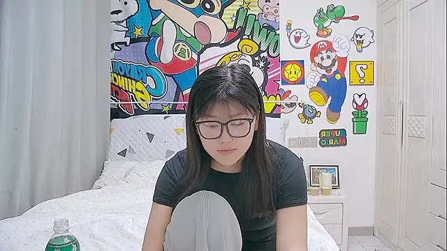 mianmian-666 online show from April 23, 2026, 1:57 pm