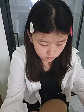 mianmian-666 online show from May 15, 2026, 1:09 pm