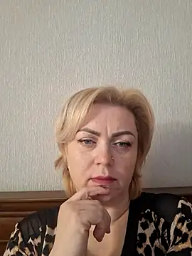 SylvieGold453 online show from April 15, 2026, 9:26 am