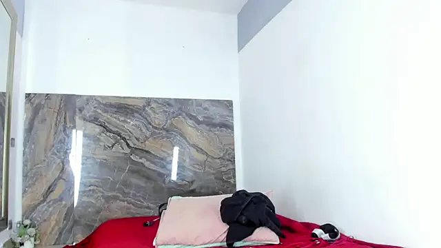 Aria skye online show from April 18, 2026, 7:58 pm