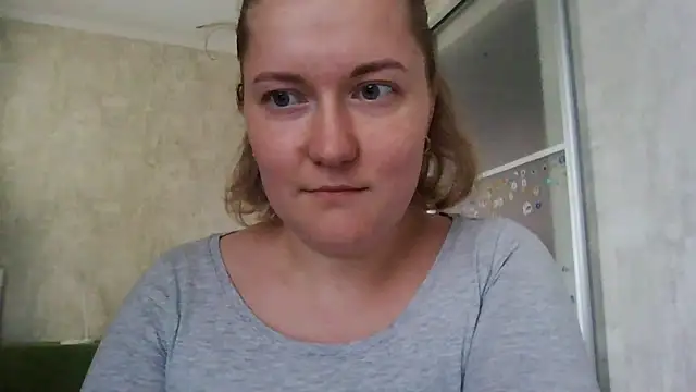 TinaKittyX online show from April 8, 2026, 11:44 am