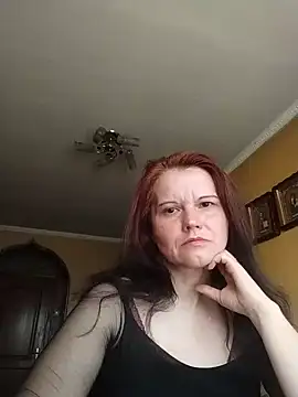 Snapshot of VeronikaLogan chatting on June 4, 2026, 8:19 am VeronikaLogan online show from June 4, 2026, 8:19 am