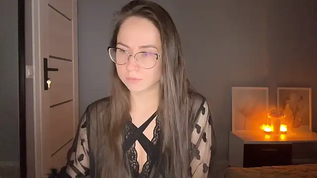 KiraNuruQueen online show from April 6, 2026, 3:13 pm