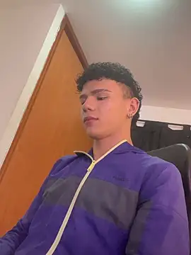 sebascuterouss online show from May 5, 2026, 10:18 am