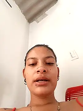 Lyra Siren online show from April 28, 2026, 4:22 pm
