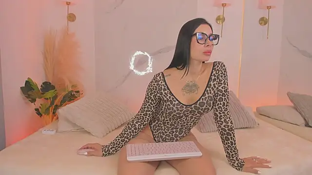 Snapshot of nathassa_grant_ chatting on May 8, 2026, 1:26 pm nathassa grant online show from May 8, 2026, 1:26 pm