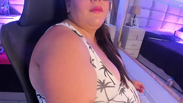Snapshot of AbbyRogers1 chatting on May 24, 2026, 4:34 am AbbyRogers1 online show from May 24, 2026, 4:34 am