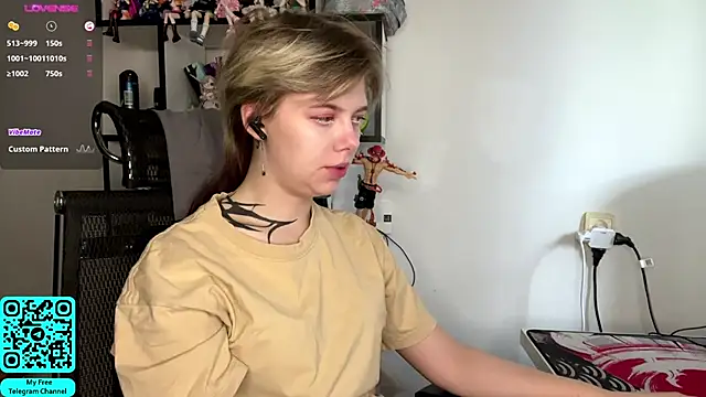MadalynNosel online show from April 28, 2026, 7:13 am