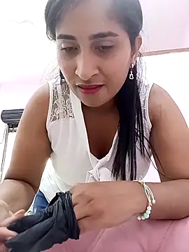 Snapshot of SofiaMendez1_ chatting on April 21, 2026, 3:51 pm SofiaMendez1 online show from April 21, 2026, 3:51 pm