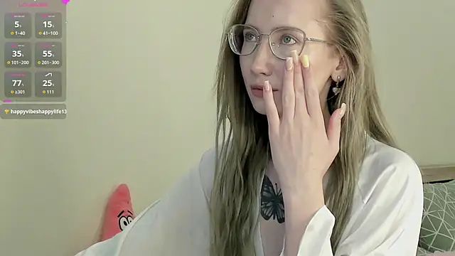 Snapshot of Leona_Vixen chatting on July 3, 2026, 4:08 am Leona Vixen online show from July 3, 2026, 4:08 am