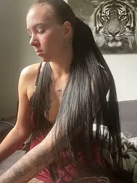 zoeelinks online show from April 2, 2026, 8:10 am