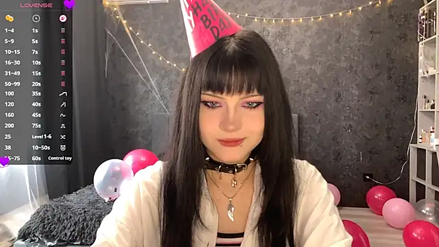EmilyEmbears online show from May 16, 2026, 7:18 am