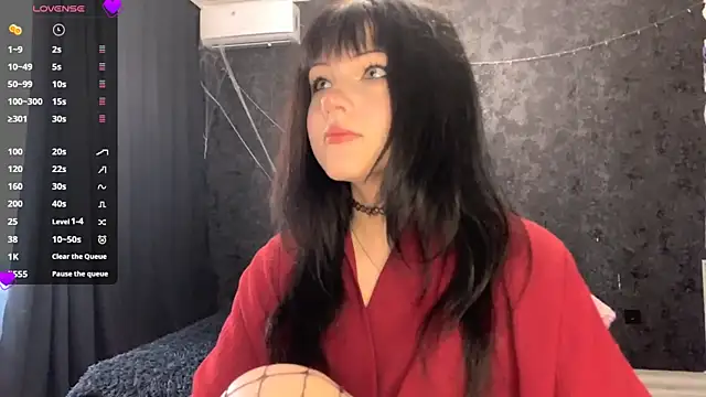 EmilyEmbears online show from May 27, 2026, 6:10 am