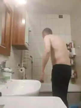 kfghbolt online show from April 3, 2026, 9:49 am