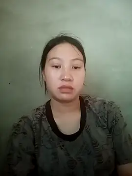 lucynguyen2 online show from April 2, 2026, 9:38 am