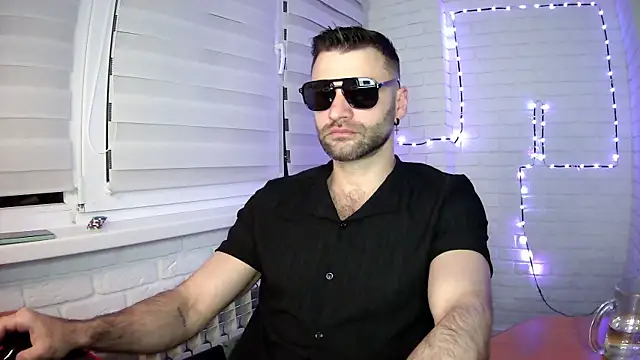 Snapshot of DaddySlava chatting on April 25, 2026, 6:16 pm DaddySlava online show from April 25, 2026, 6:16 pm