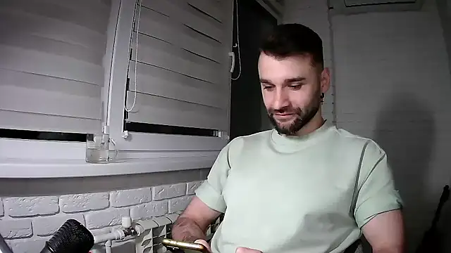 Snapshot of DaddySlava chatting on April 3, 2026, 8:15 pm DaddySlava online show from April 3, 2026, 8:15 pm