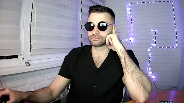 Snapshot of DaddySlava chatting on April 24, 2026, 6:21 pm DaddySlava online show from April 24, 2026, 6:21 pm