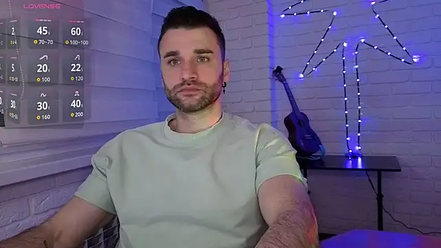 Snapshot of DaddySlava chatting on May 8, 2026, 5:50 pm DaddySlava online show from May 8, 2026, 5:50 pm