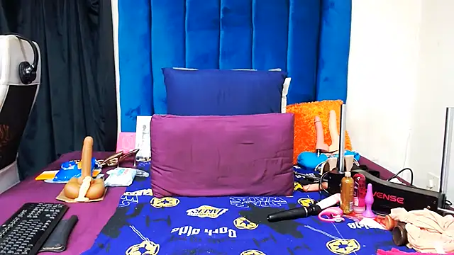 Snapshot of Freakyslut-39 chatting on June 25, 2026, 7:41 pm Freakyslut-39 online show from June 25, 2026, 7:41 pm