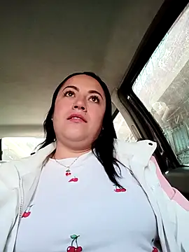 Lesli 26 online show from April 4, 2026, 2:01 pm